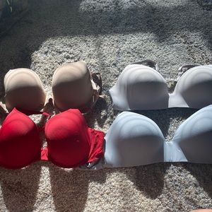Victoria secret bras 32 DDD only the red is available